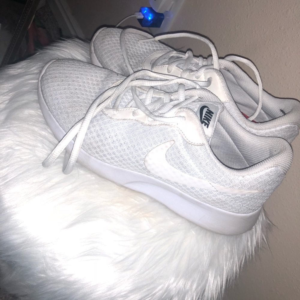Tanjun Nike’s 7 1/2 woman’s